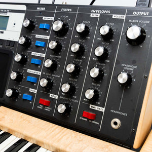 Moog Minimoog Maple Anniversary Edition Voyager - DISPLAY STOCK