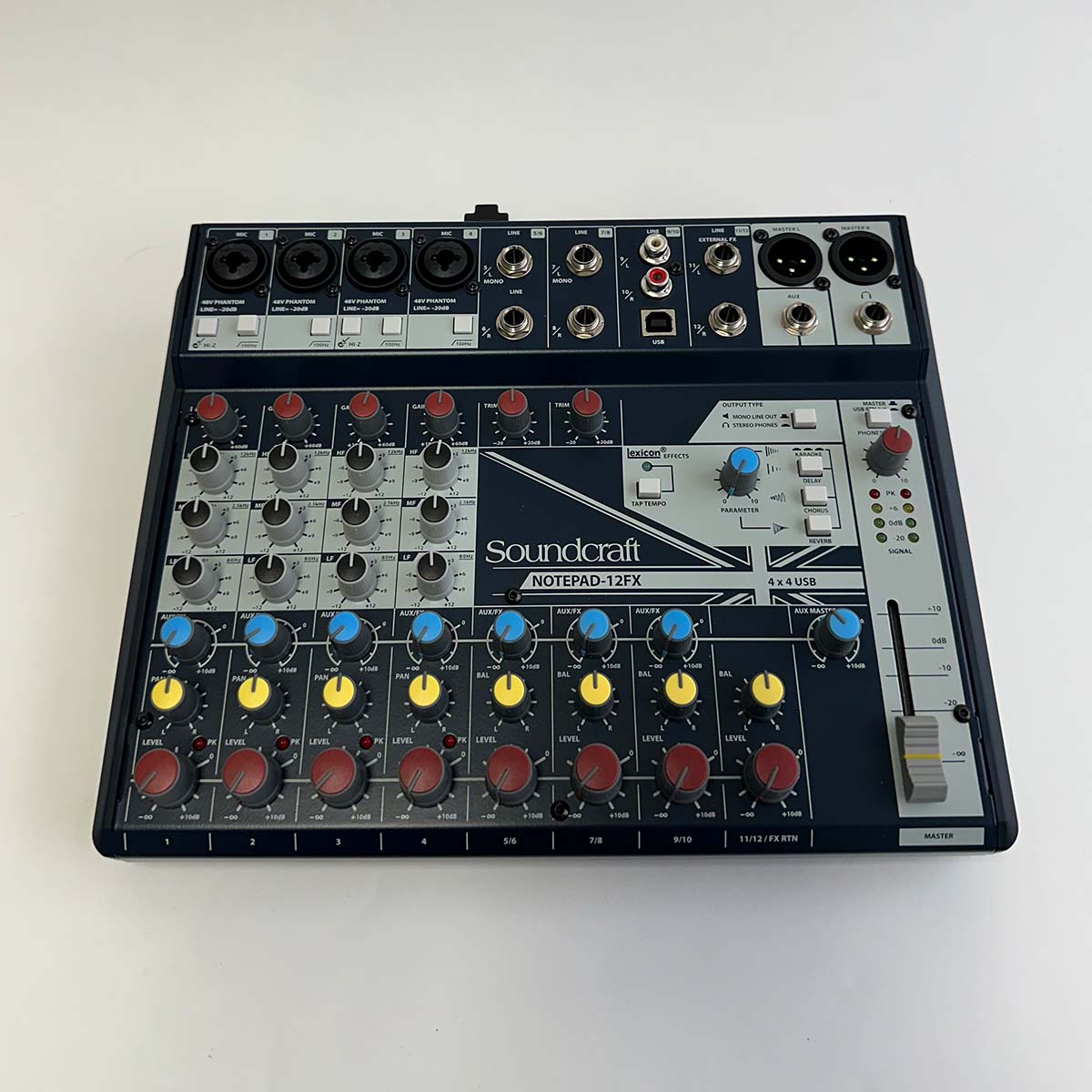 Soundcraft Notepad-12FX Small-format Analog Mixer (Display Stock)